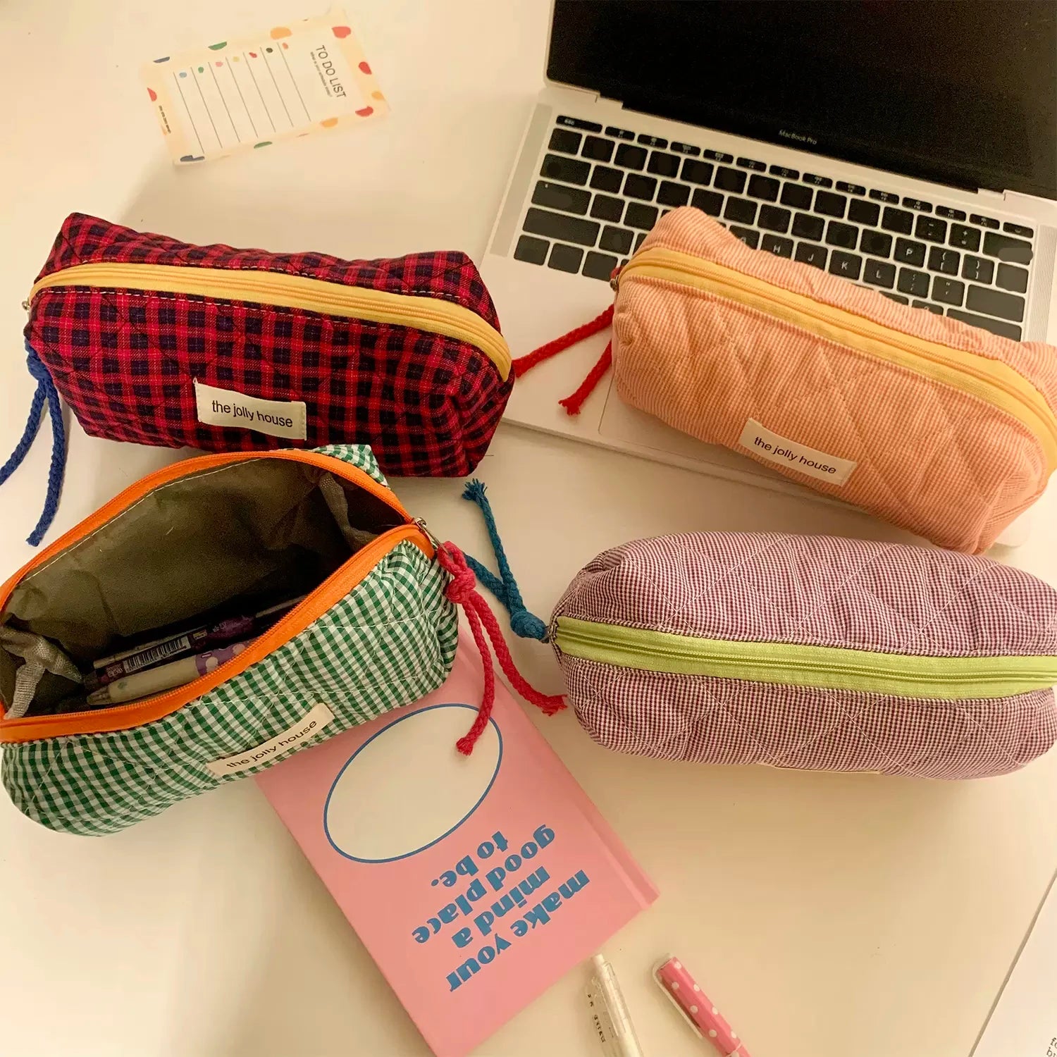 trousse motif coloré